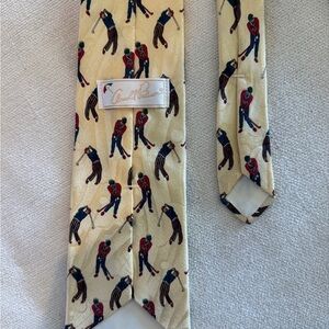 Cream and Red Silk Patterned Tie